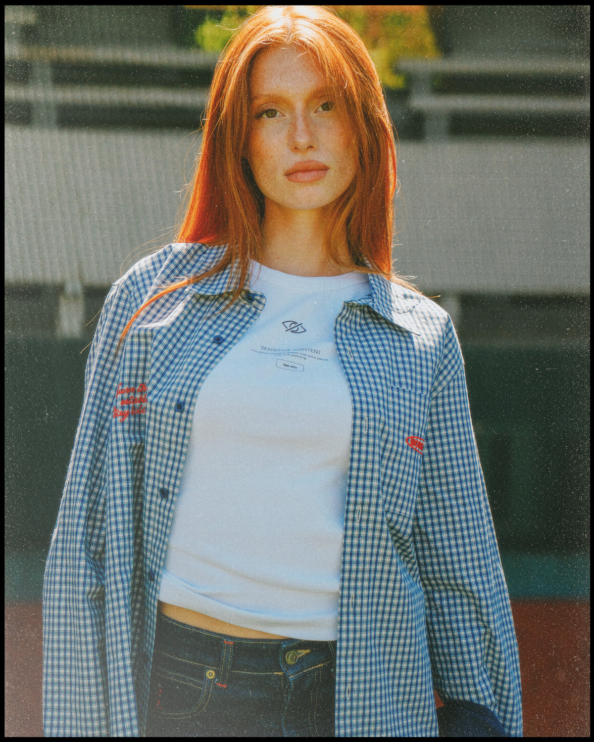  [woman]