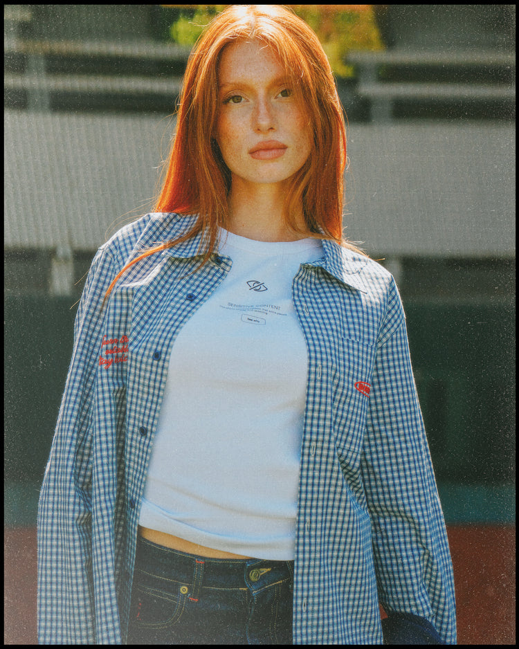  [woman]