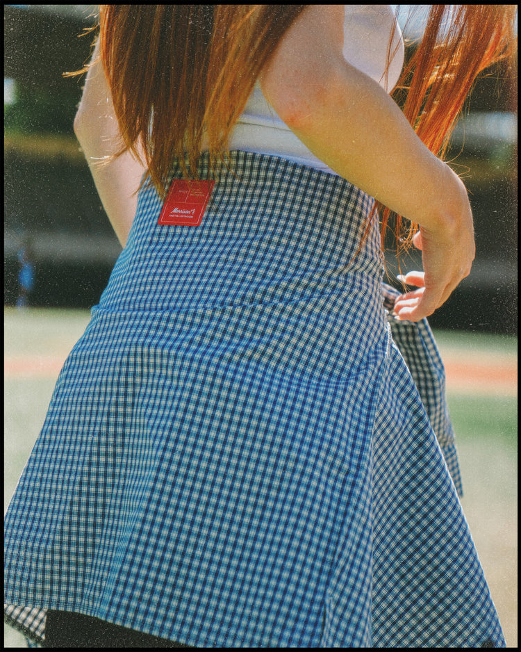  [woman]