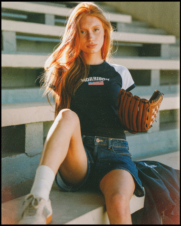  [woman]