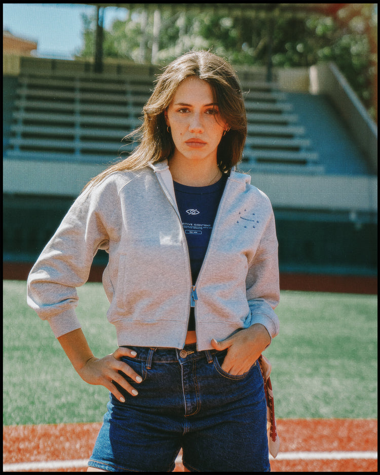  [woman]
