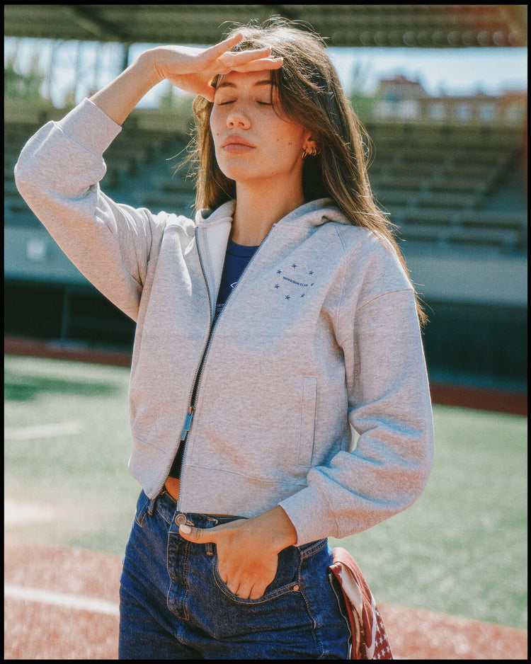  [woman]