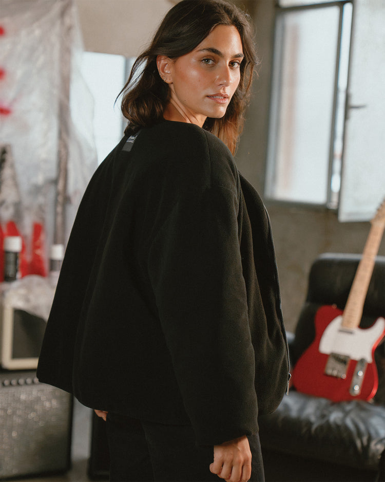 [woman]