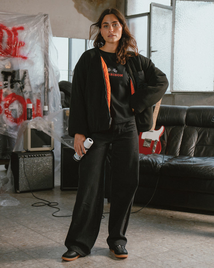 [woman]