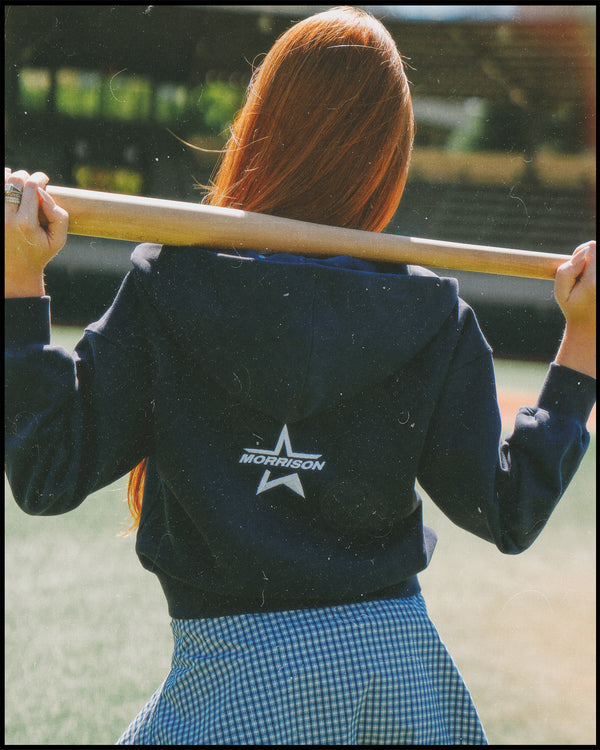  [woman]