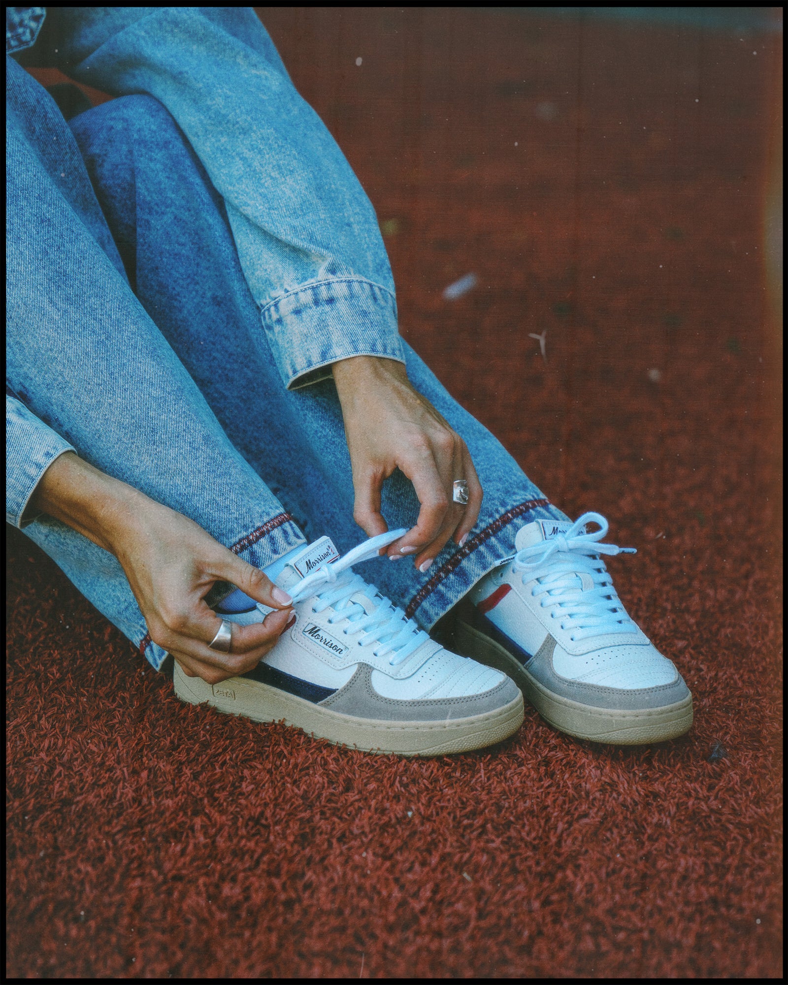  [woman]